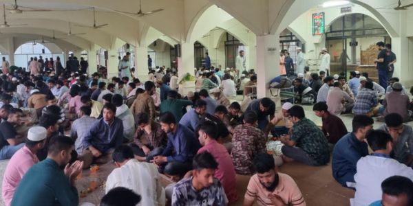 ছয় শতাধিক শিক্ষার্থীর সাথে বাকৃবি ছাত্র শিবিরের গণ ইফতার